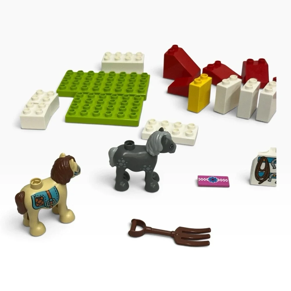 LEGO DUPLO 10868 Farm Pony Stable Incomplete Set Horses Figure Parts Lot